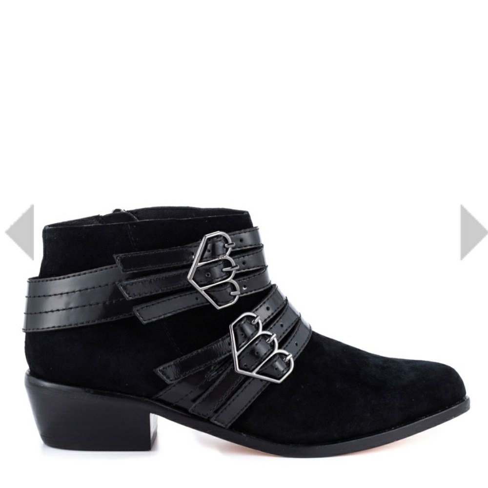 L.A.M.B Nenetta black suede booties sz 7.5